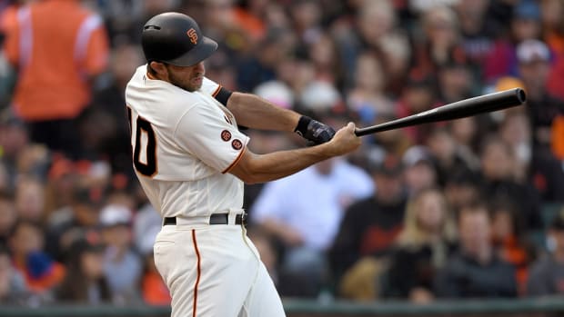 madison-bumgarner-hitting.jpg